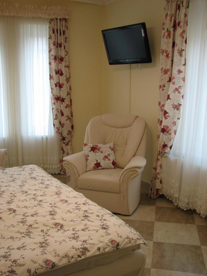Aranyoshaz-vendeghaz Budapest